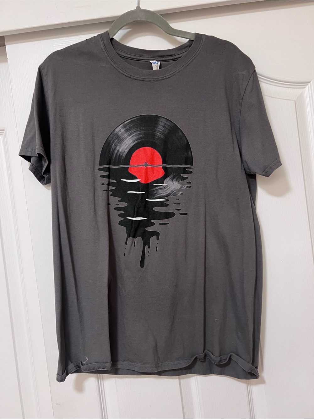 Vinyl Record sunset T-shirt - Men’s large